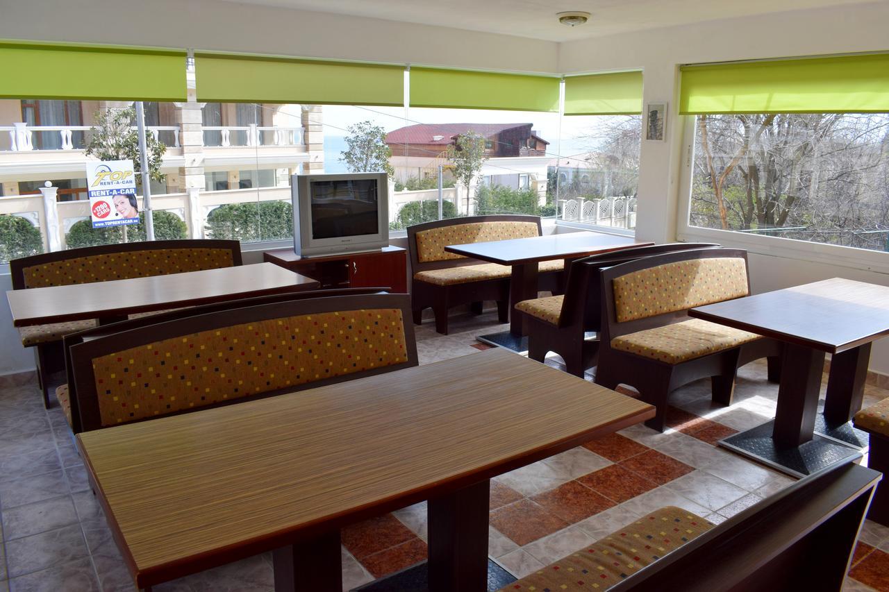 Royal Hostel Varna Exterior photo