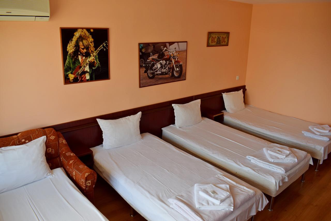 Royal Hostel Varna Exterior photo