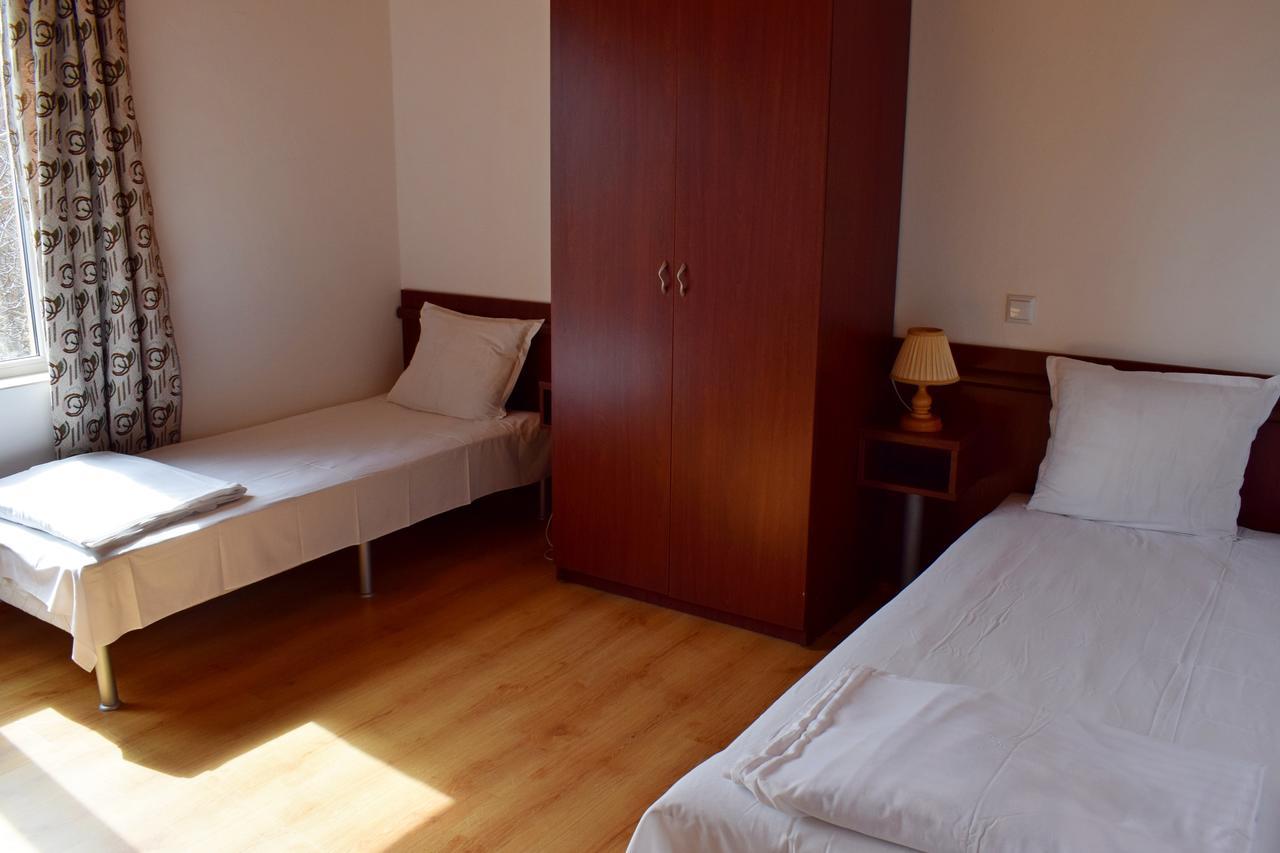 Royal Hostel Varna Exterior photo