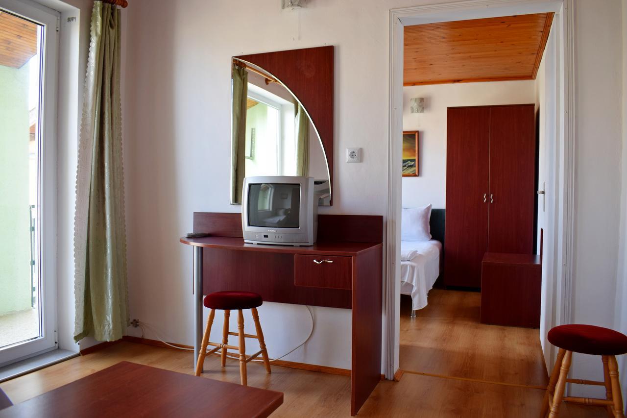 Royal Hostel Varna Exterior photo