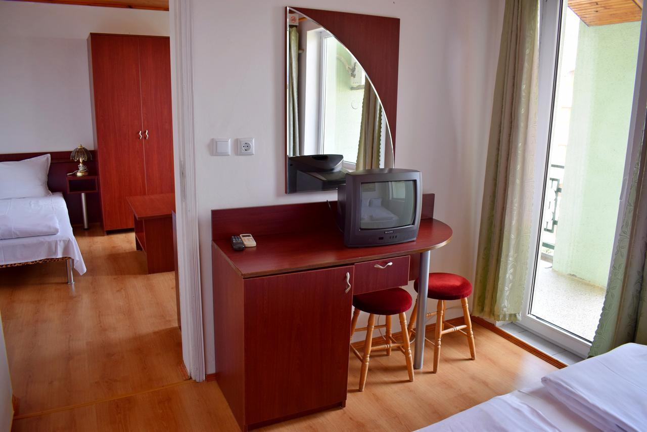 Royal Hostel Varna Exterior photo